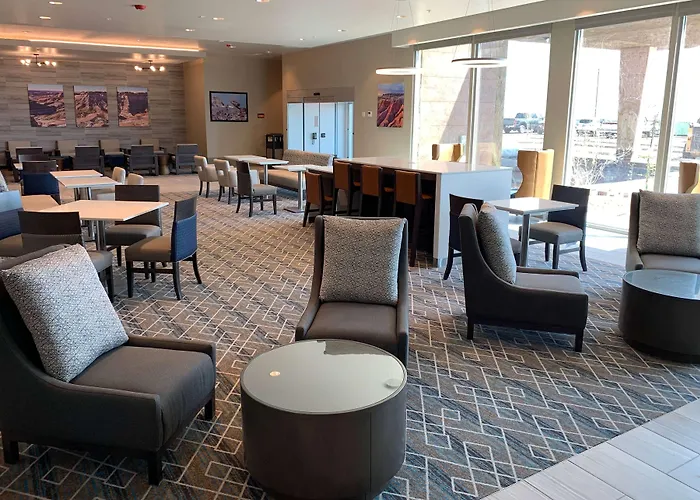 La Quinta & By Wyndham Petrified Forest Hotel 3*