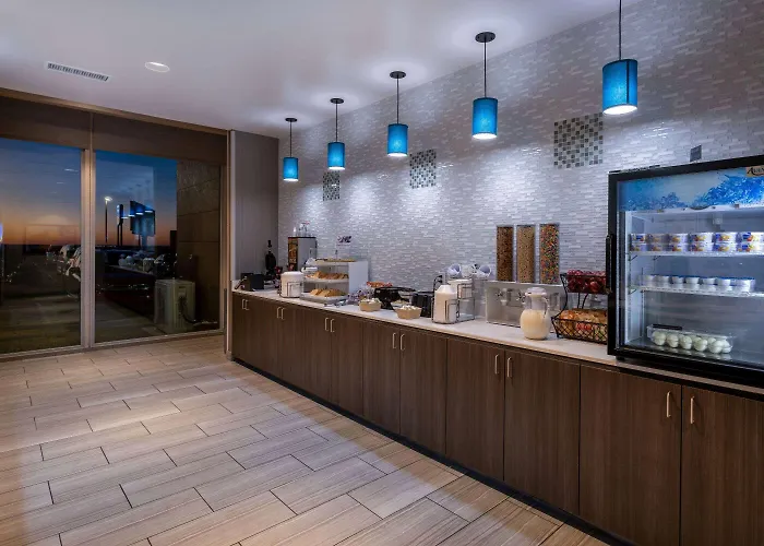 La Quinta & By Wyndham Petrified Forest Hotel 3*