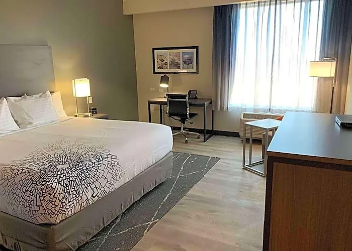 La Quinta & By Wyndham Petrified Forest Hotel 3*